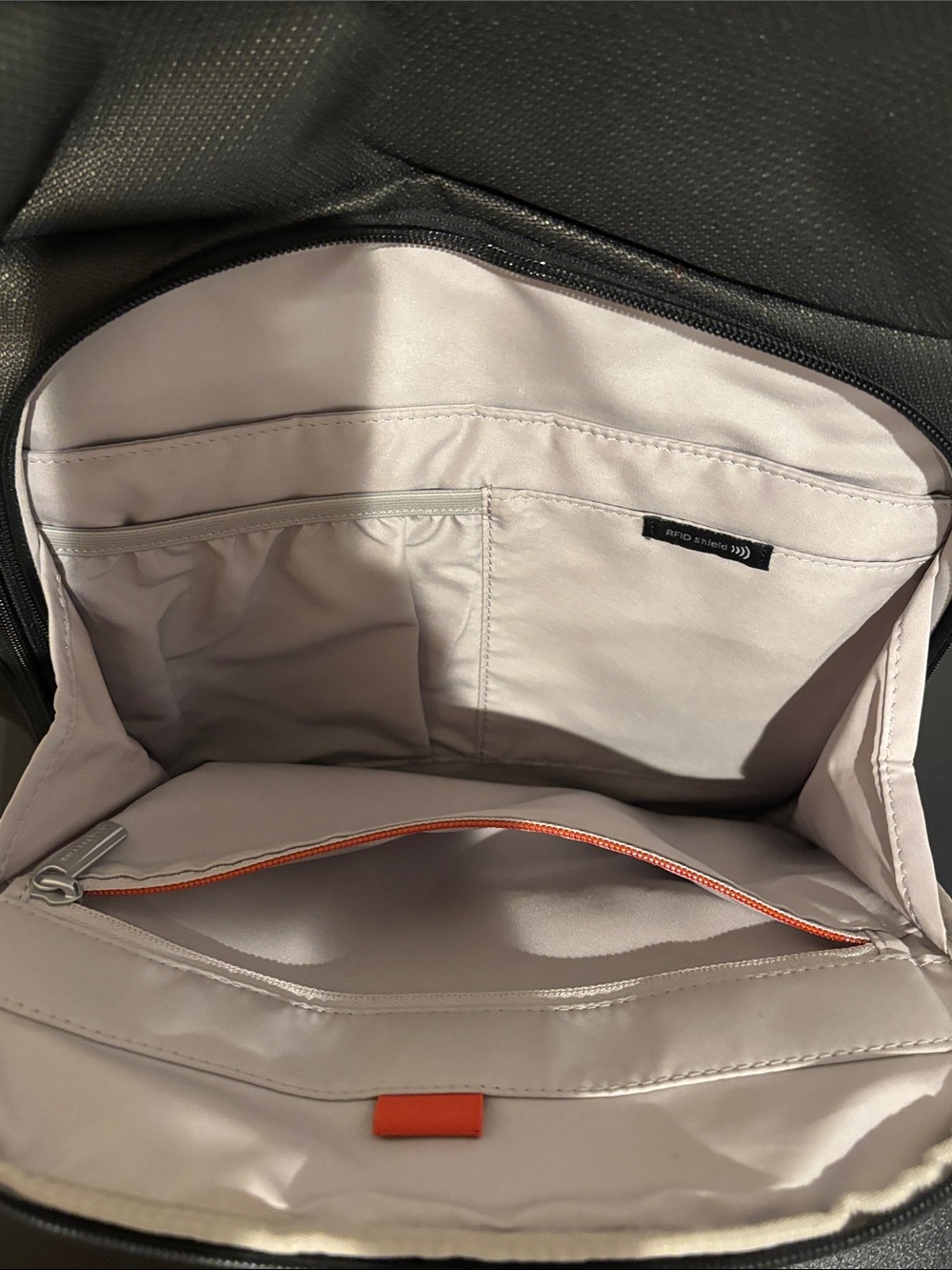 Briggs & Riley @work Medium Cargo Backpack - Excellent Condition - Picture 7 of 10